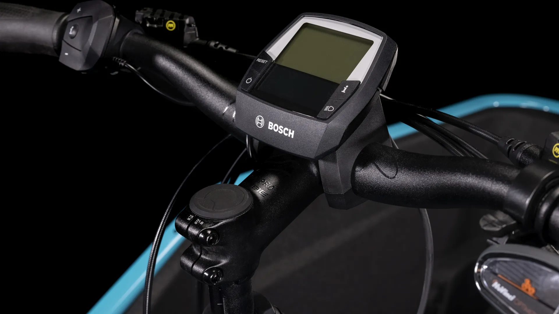Cube Cargo Hybrid 500 blue´n´lime - Image 5