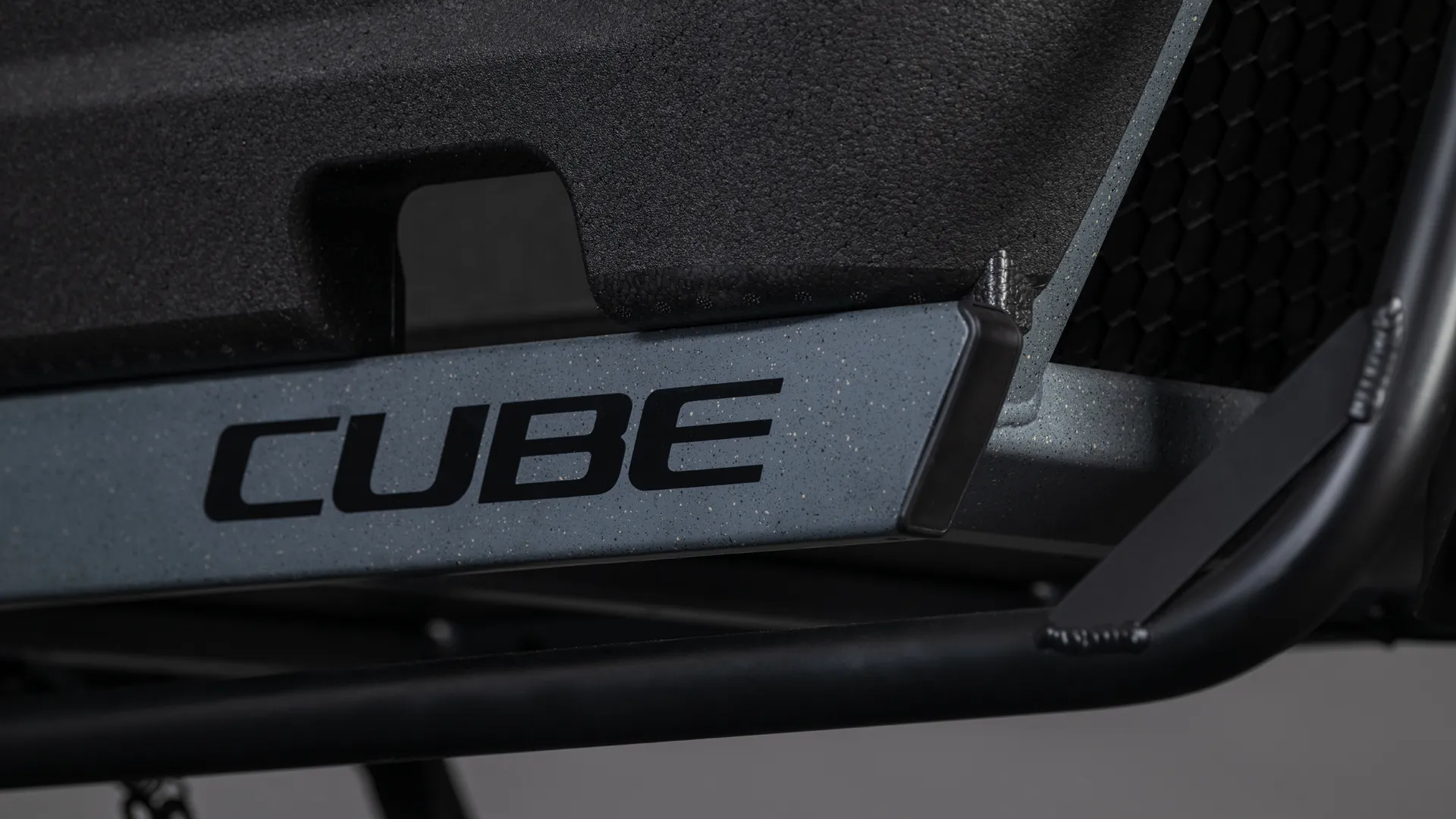 Cube Cargo Hybrid Comfort SLX 800 stonegrit´n´black 2026 - Image 6