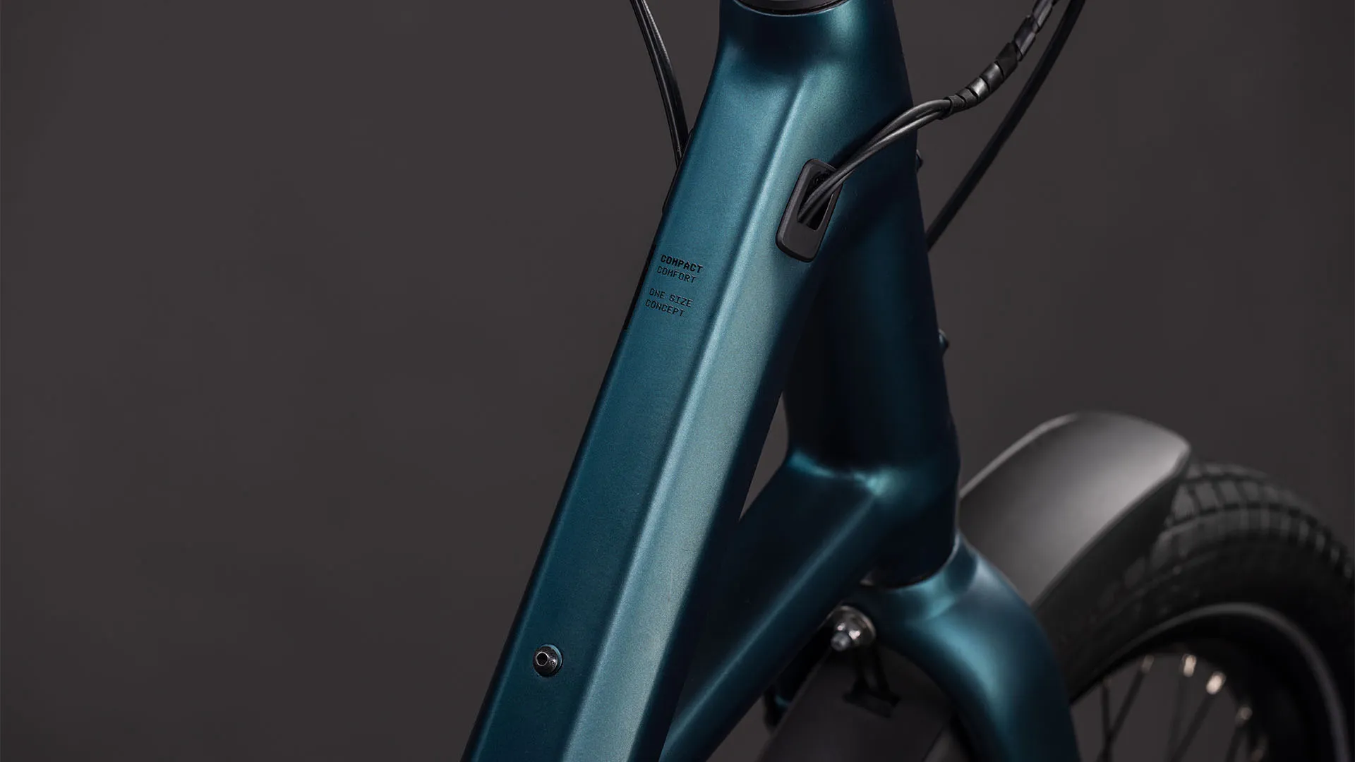 Cube Compact Hybrid 545 royalgreen´n´black 2026 - Image 2
