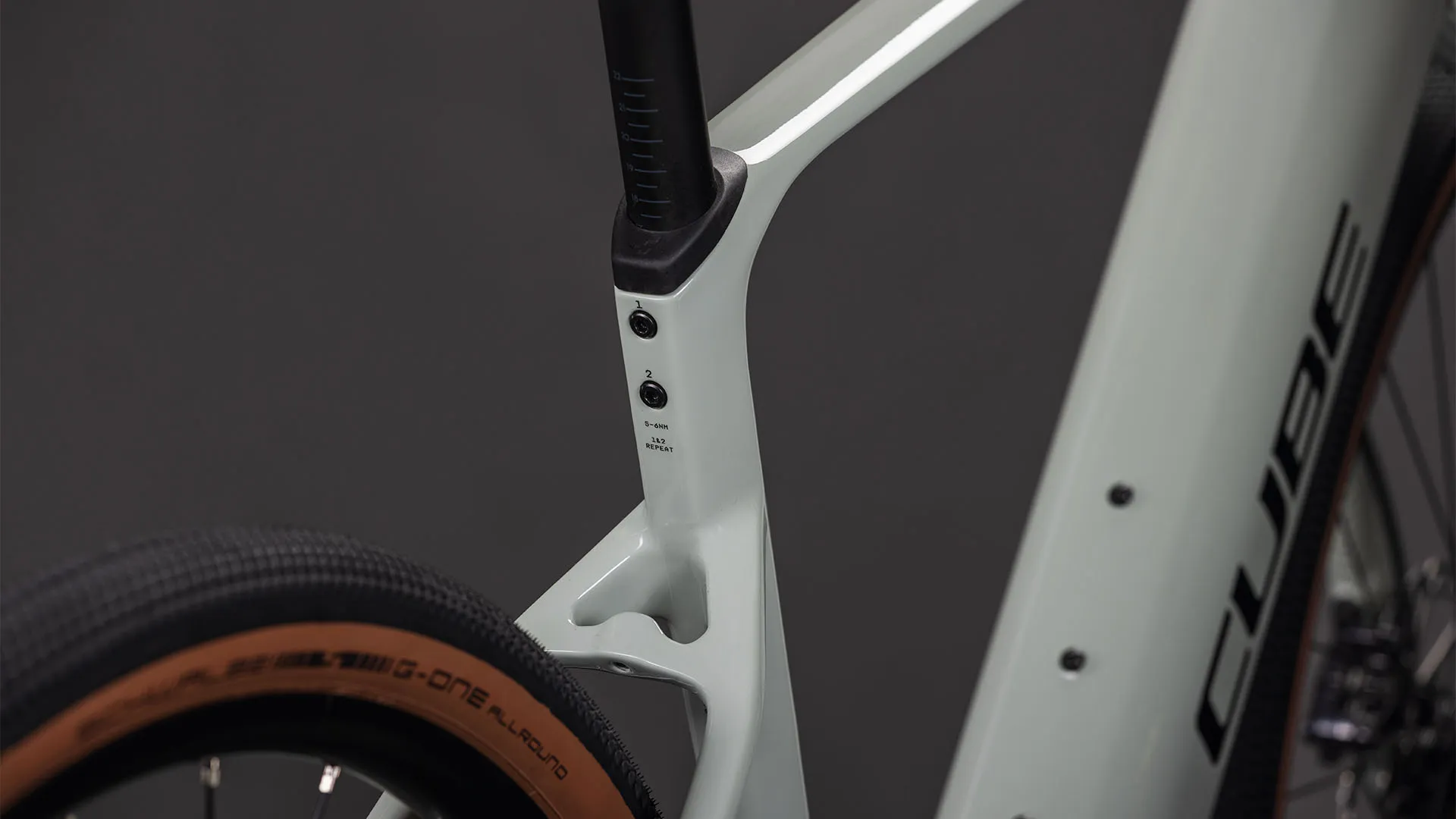 Cube Nuroad Hybrid C:62 Race 400X reedbeige´n´black 2026 - Image 3
