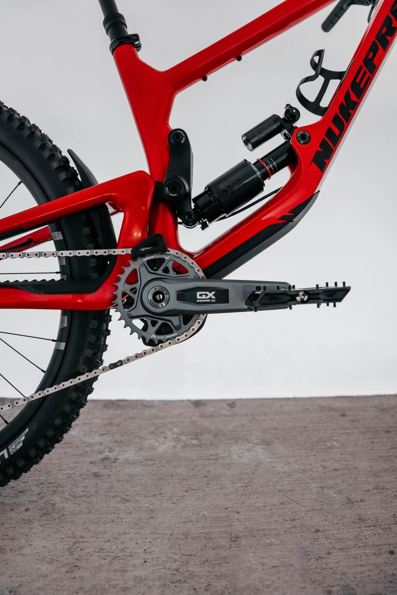 Nukeproof Giga Carbon Pro T-GX red - Image 4
