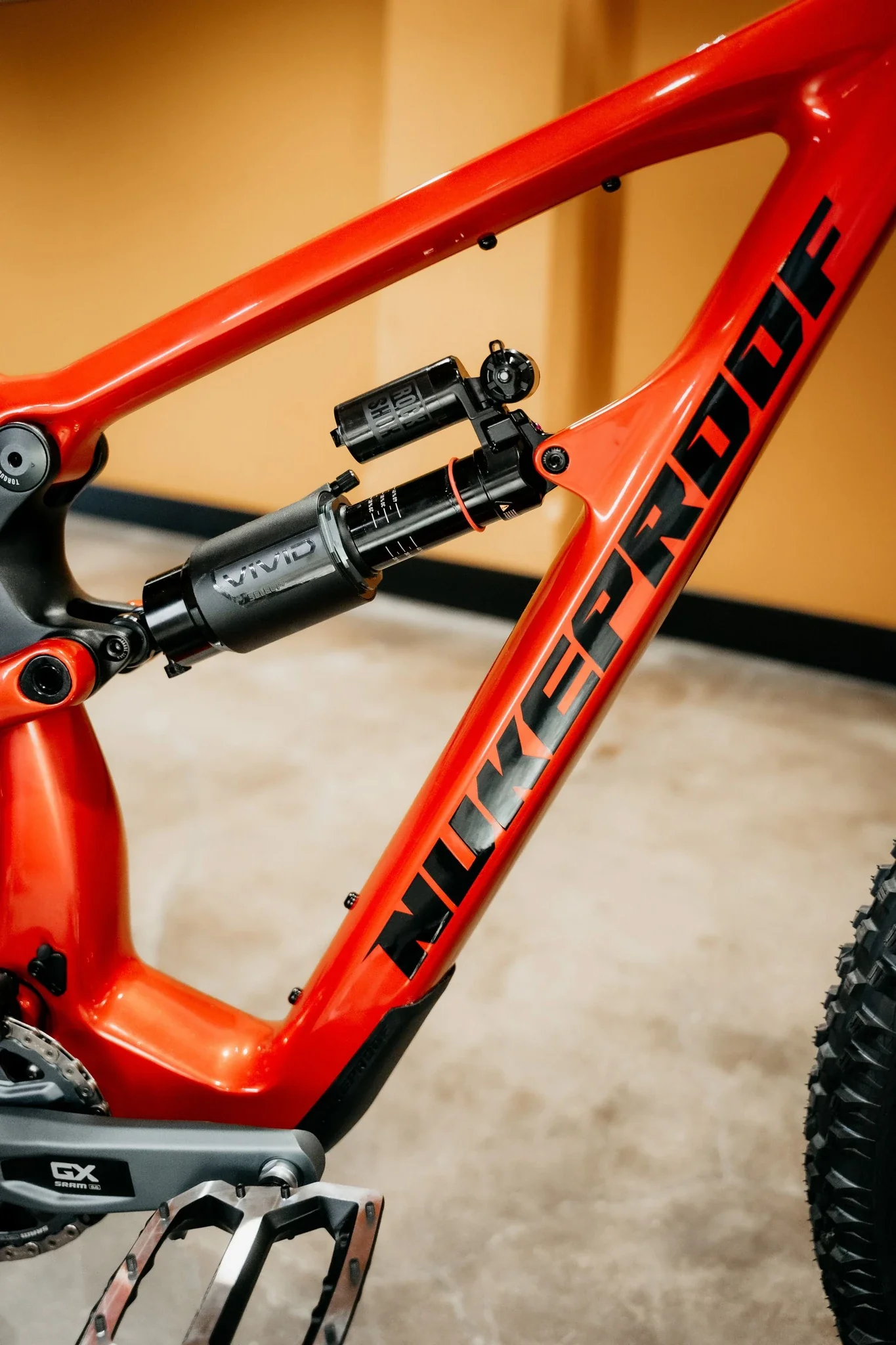 Nukeproof Mega Carbon Pro T-GX red - Image 3