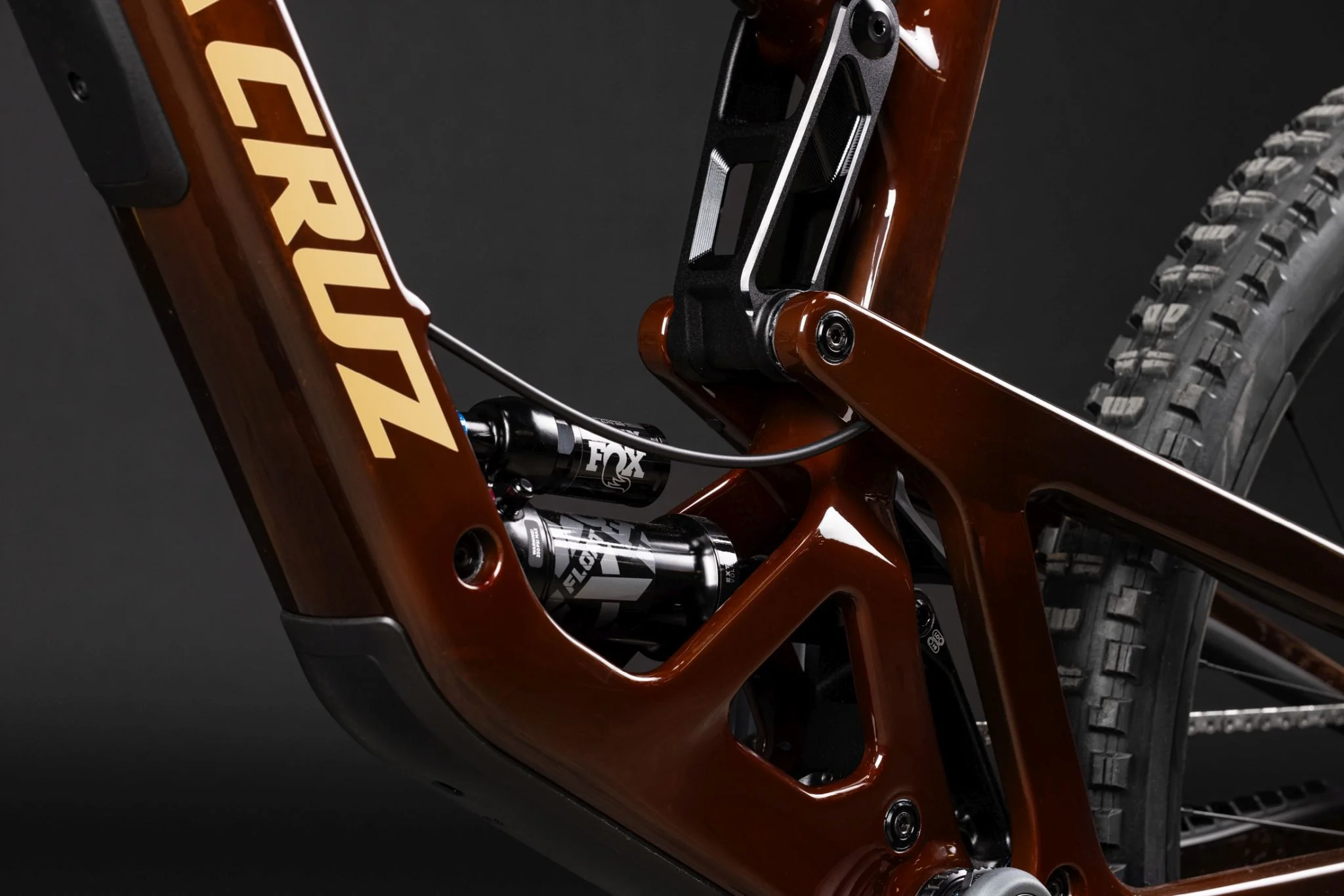 Santa Cruz Bronson 5 CC X0 AXS MX Trans Root Beer - Image 4
