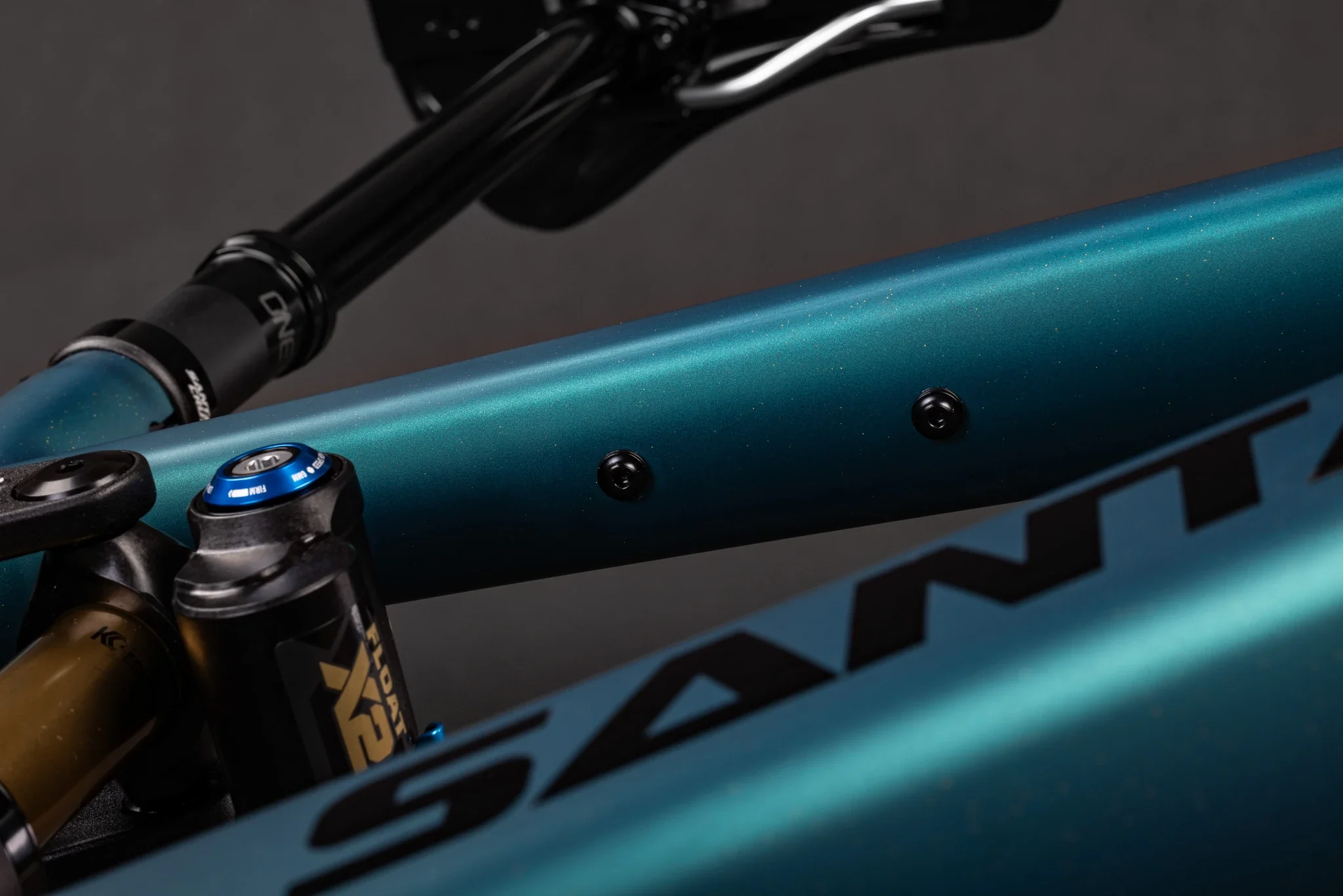Santa Cruz Bullit 4 C MX 90 Matte Teal Sparkle 2026 - Image 4
