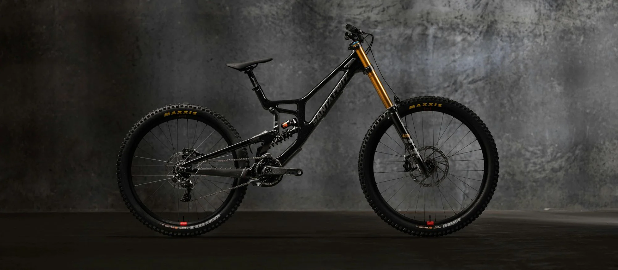 Santa Cruz V10 8 CC X01 Gloss Black Sparkle 2026 - Image 3