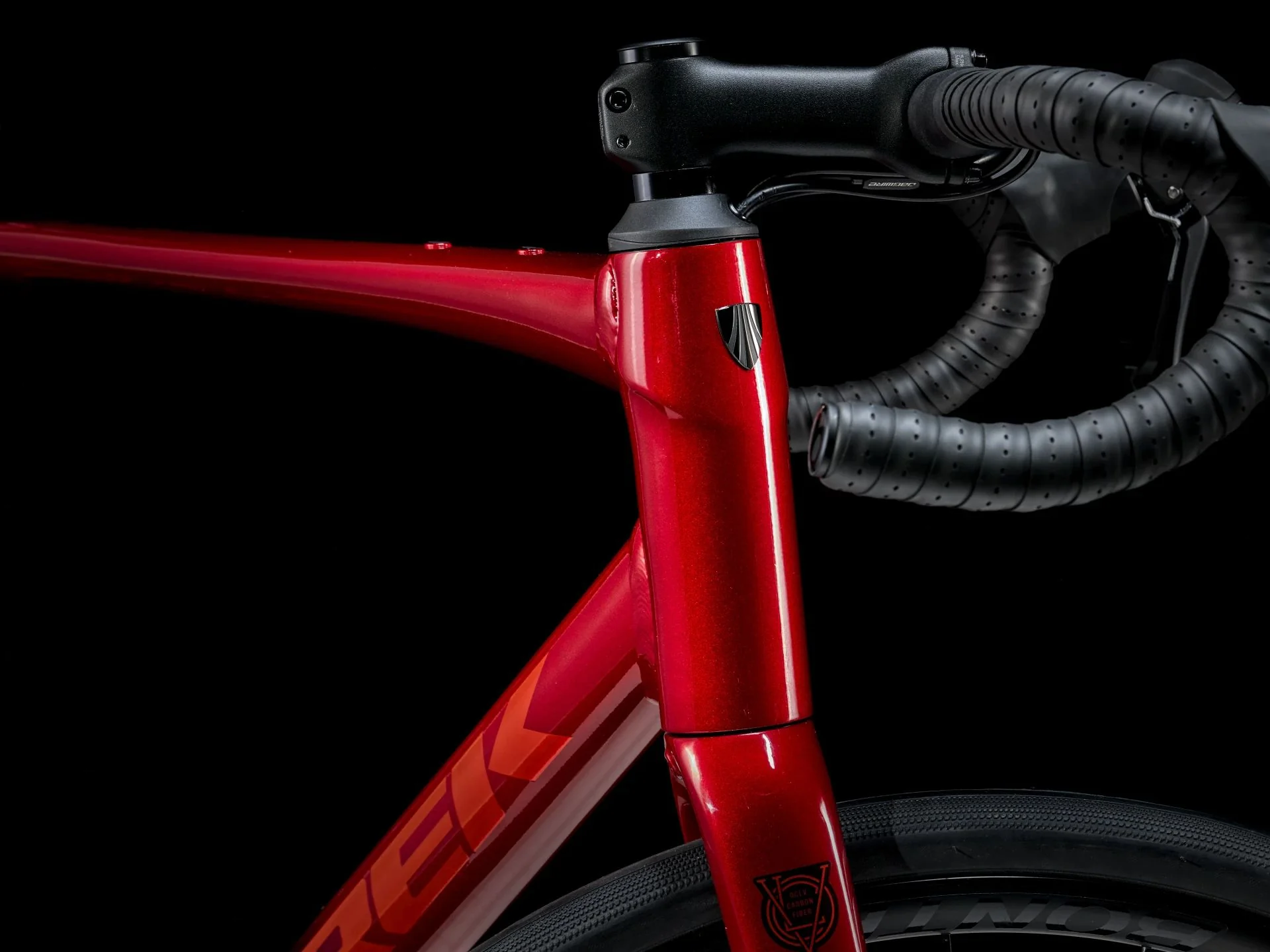 Trek Domane AL 2 Crimson to Dark Carmine Fade - Image 4