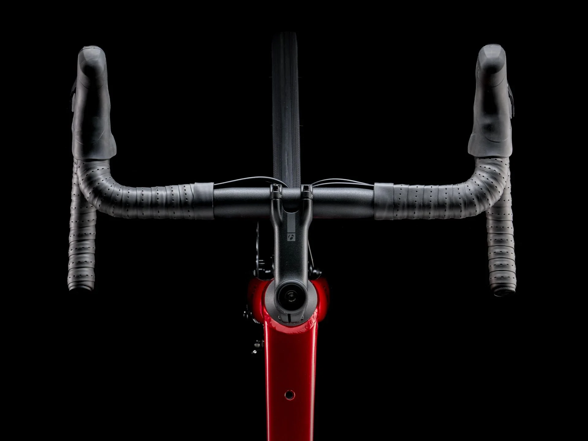Trek Domane AL 2 Crimson to Dark Carmine Fade - Image 6