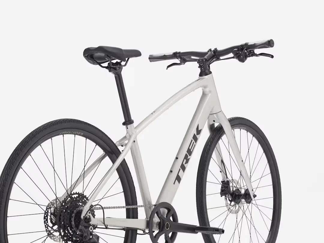 Trek FX 3 Gen 4 Lunar Silver 2027 - Image 2