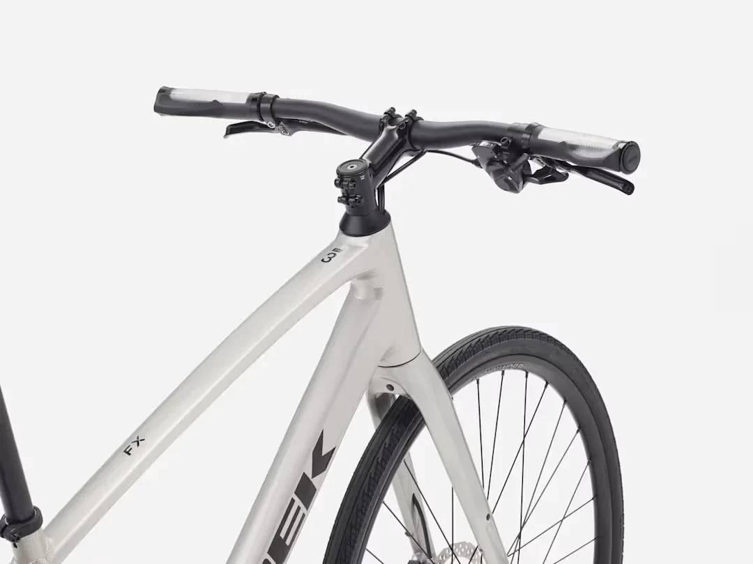 Trek FX 3 Gen 4 Lunar Silver 2027 - Image 3