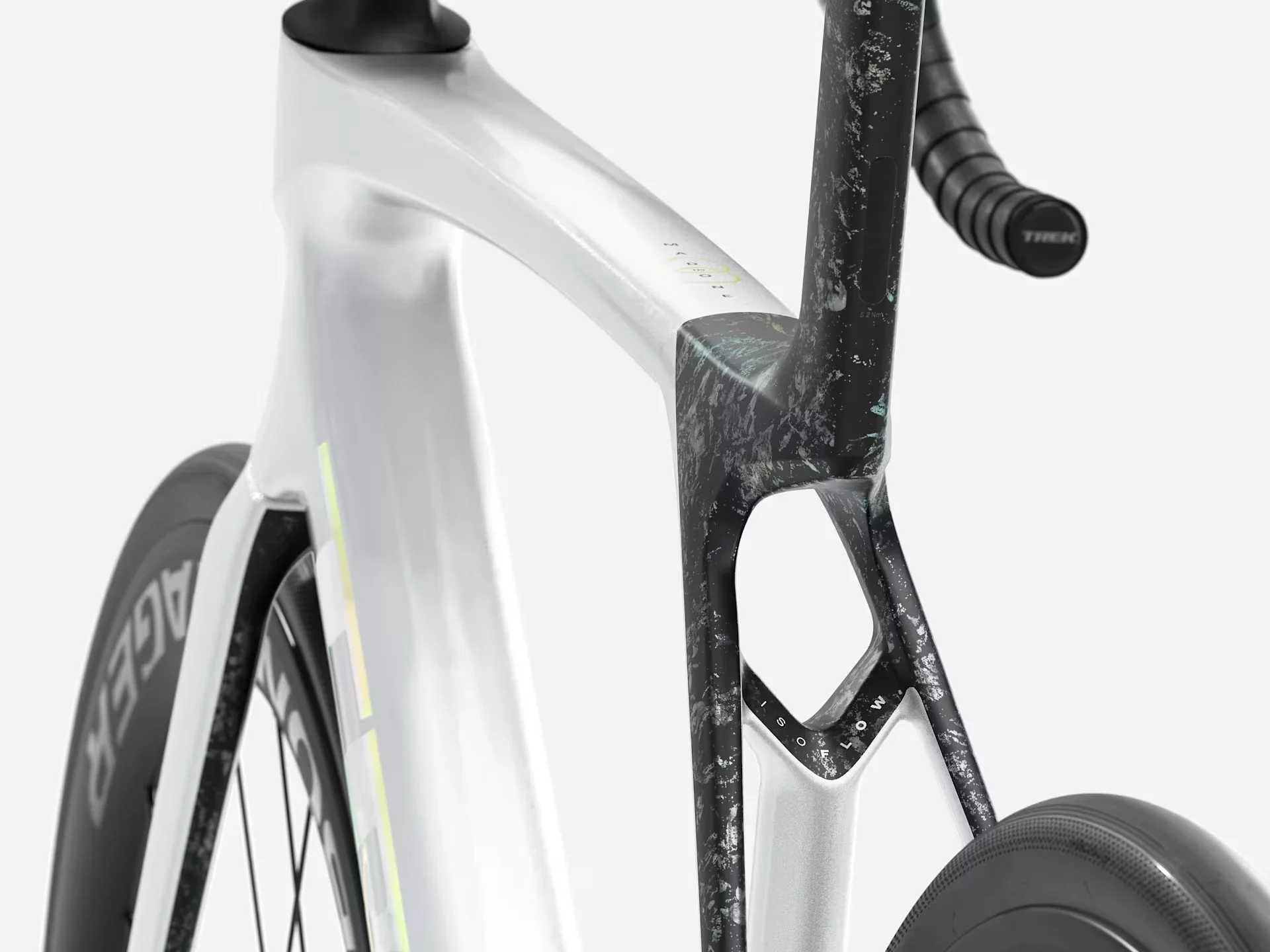 Trek Madone SL 6 AXS Gen 8 Crystal White/Smoke 2026 - Image 4