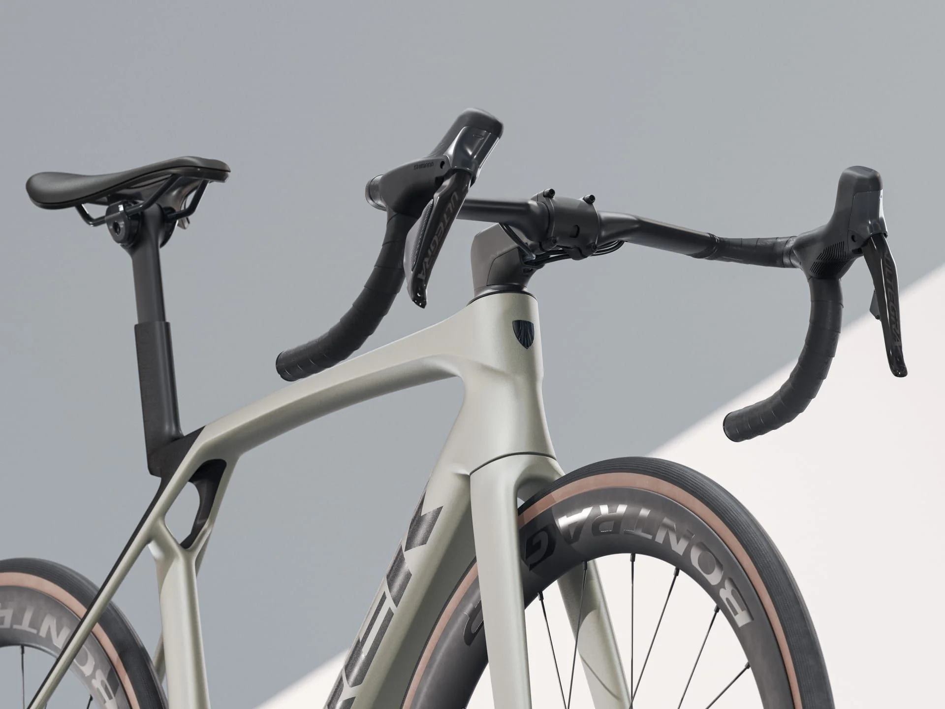 Trek Madone SL 7 Matte Lunar Silver - Image 6