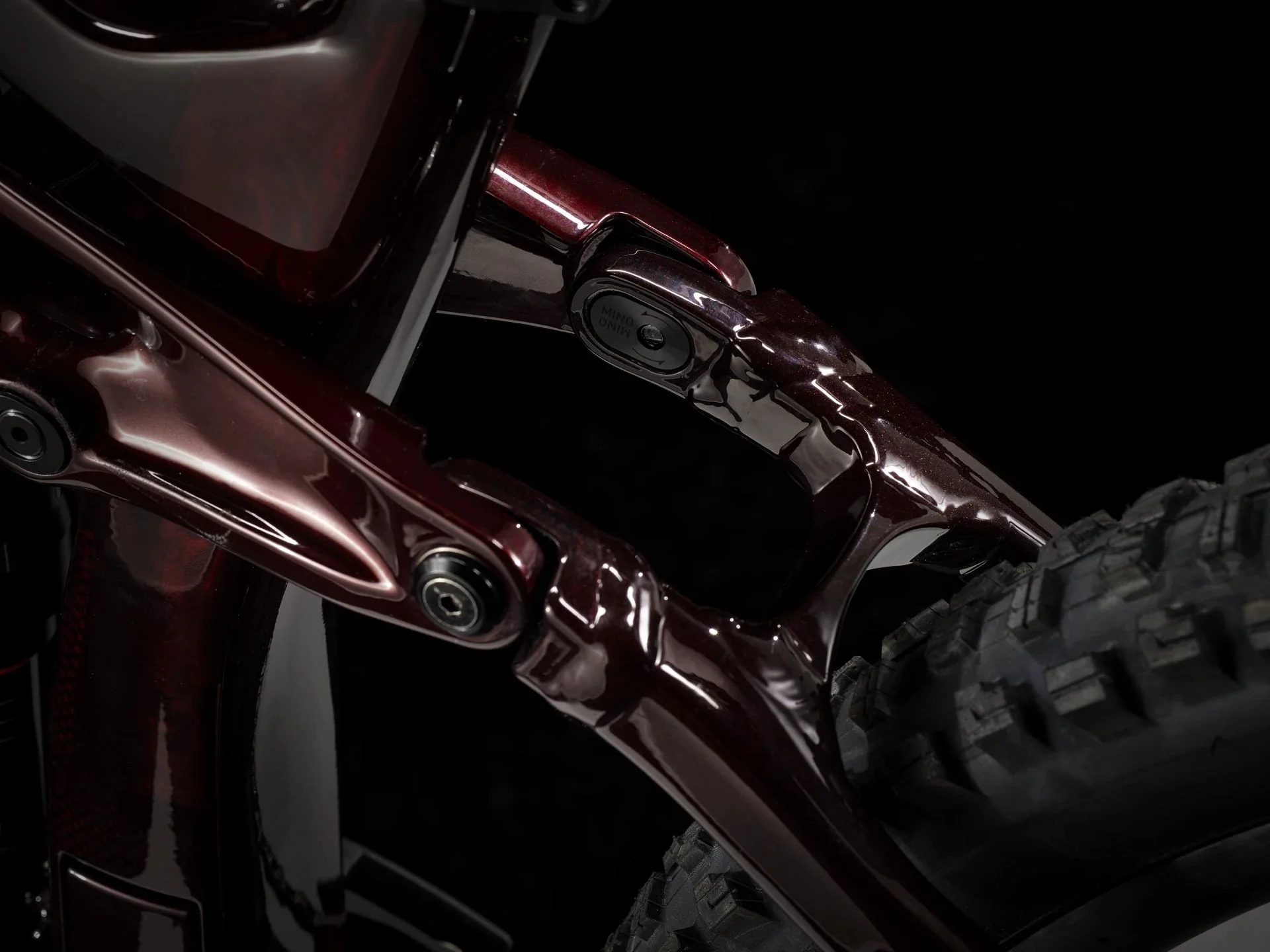 Trek Rail 9.7 Gen 4 Carbon Red Smoke - Image 7