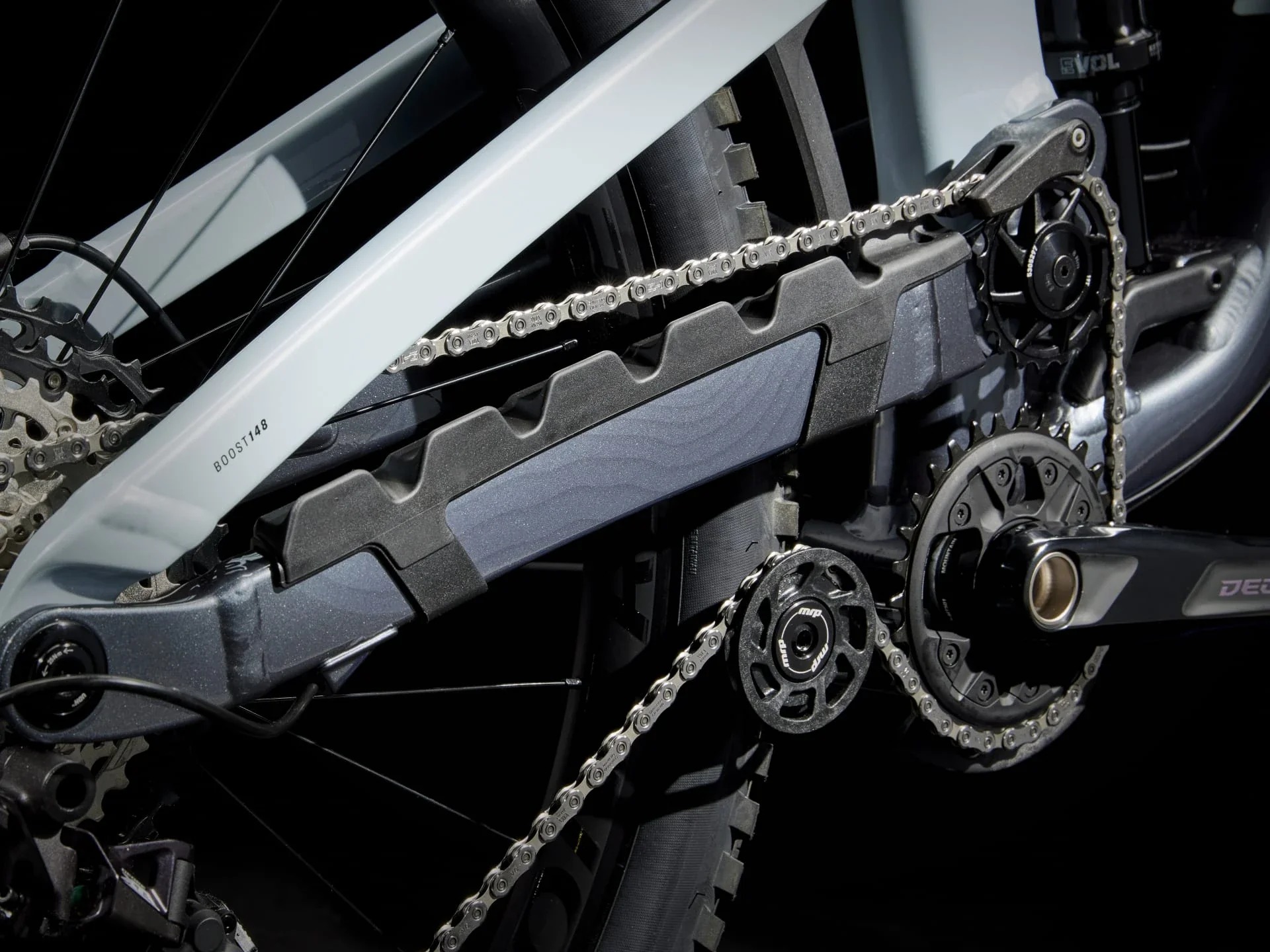 Trek Slash 8 Plasma Grey Pearl - Image 9