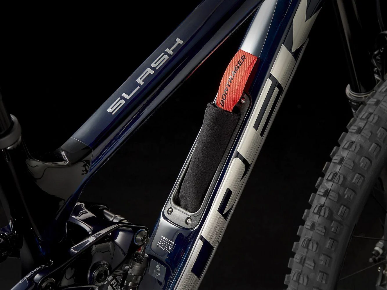Trek Slash 9.7 Carbon Blue Smoke/Trek Black - Image 2