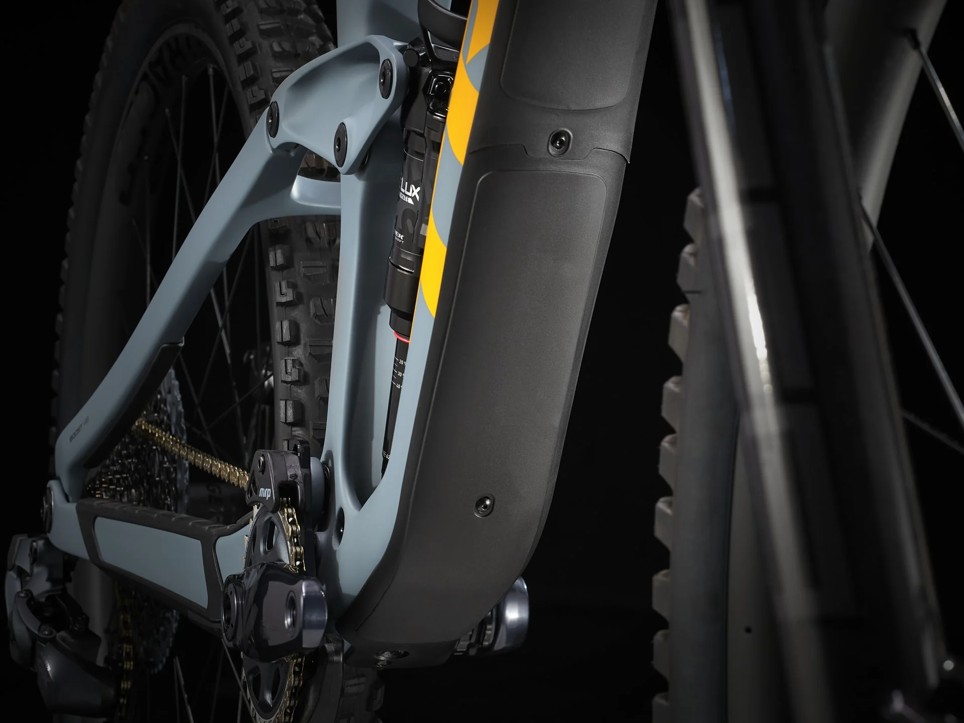Trek Slash 9.8 GX Matte Battleship Blue - Image 11